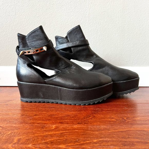 UNIF - Black Platform Shoes - size 10 - Picture 1 of 7